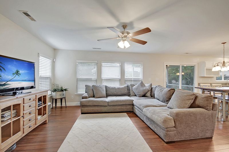 7023 Lanier St, Hanahan, SC 29410