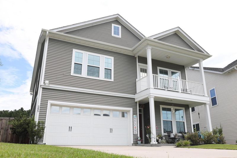 245 Palmetto Walk Dr, Summerville, SC 29486