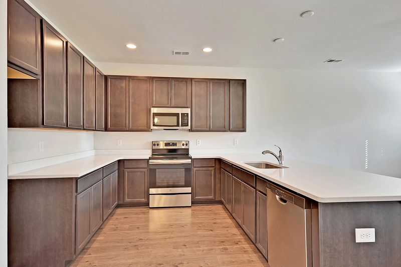 7770 Park Gate Dr, North Charleston, SC 29418