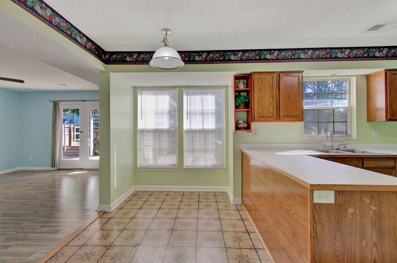 108 Hartland Ln, Goose Creek, SC 29445