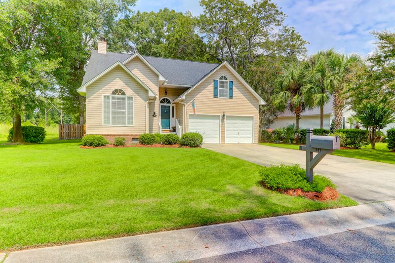 311 Mt Royall Dr, Mount Pleasant, SC 29464