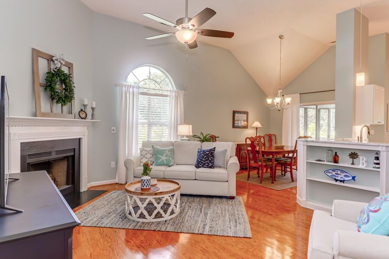 311 Mt Royall Dr, Mount Pleasant, SC 29464