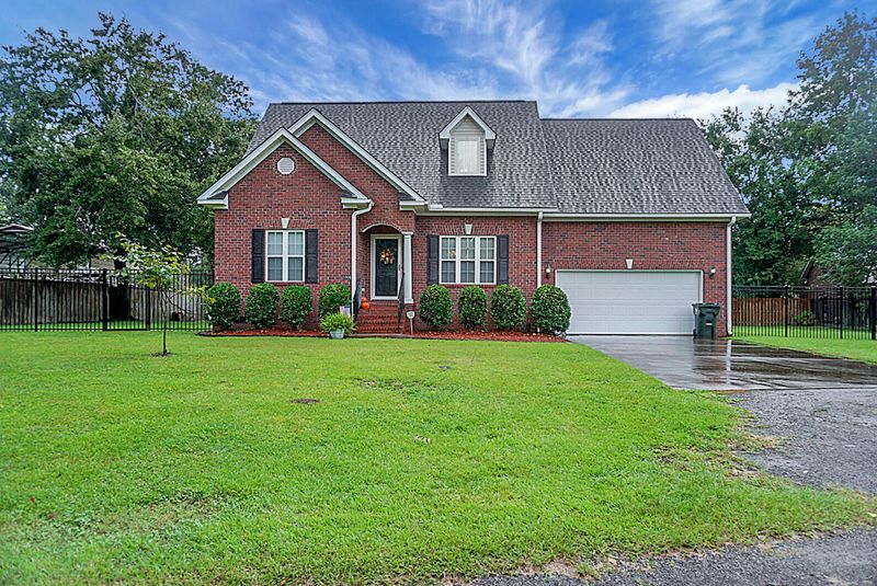 1008 Burwell Dr, Moncks Corner, SC 29461