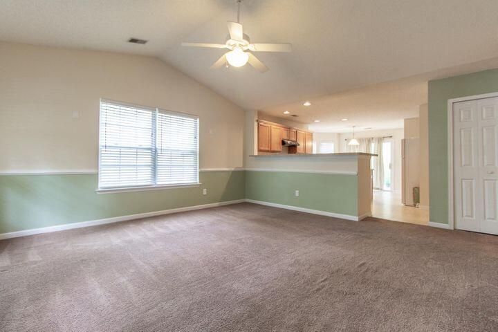 900 Pine Bluff Dr, Summerville, SC 29483