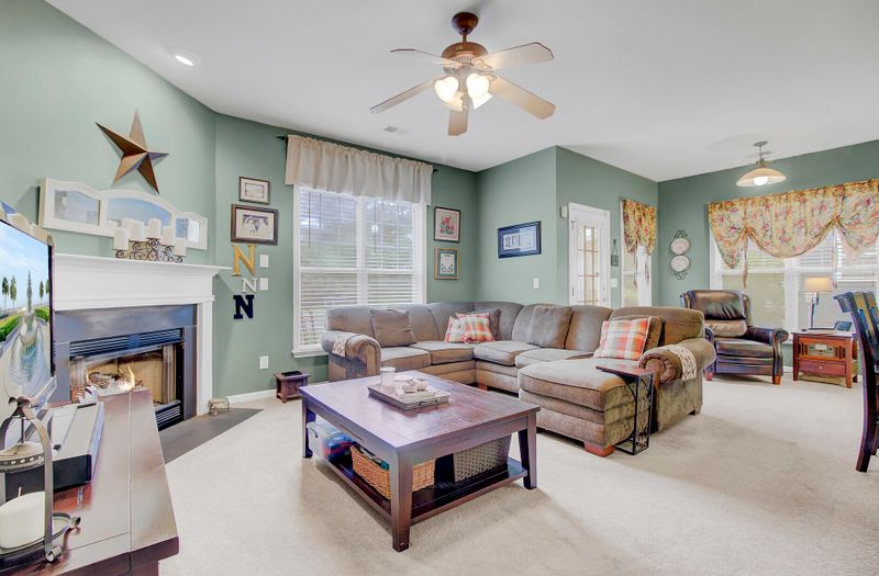302 Pimpernel St, Summerville, SC 29483