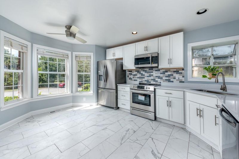 1445 Waterside Ct, Mount Pleasant, SC 29464