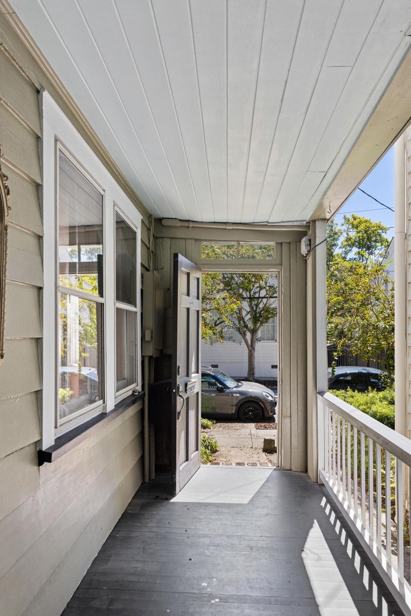 184 Wentworth St, Charleston, SC 29401