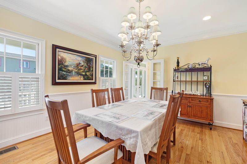616 E Arctic Ave, Folly Beach, SC 29439