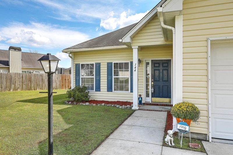 144 Highwoods Plantation Ave, Summerville, SC 29485