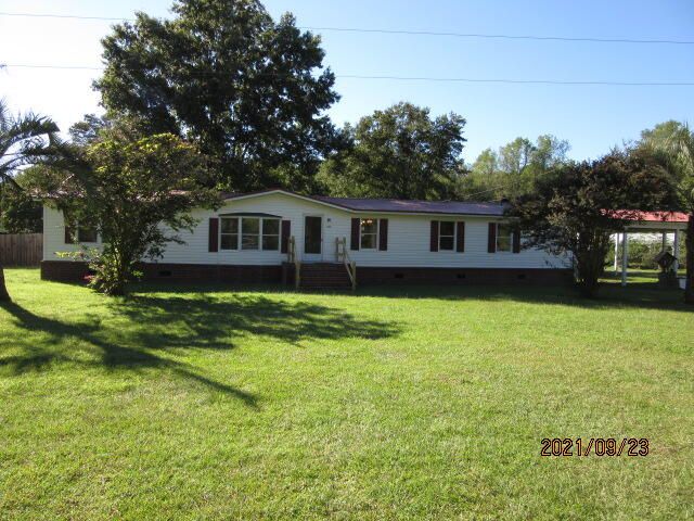 211 Tart Ln, Moncks Corner, SC 29461