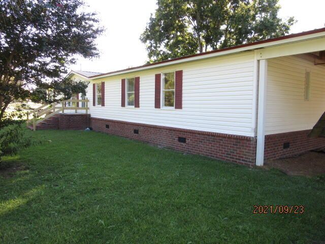 211 Tart Ln, Moncks Corner, SC 29461