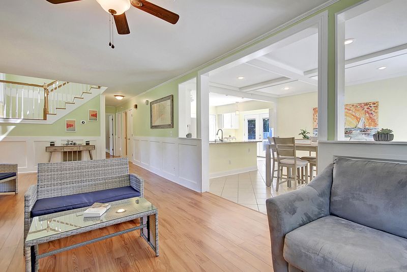 930 Valley St, Hanahan, SC 29410