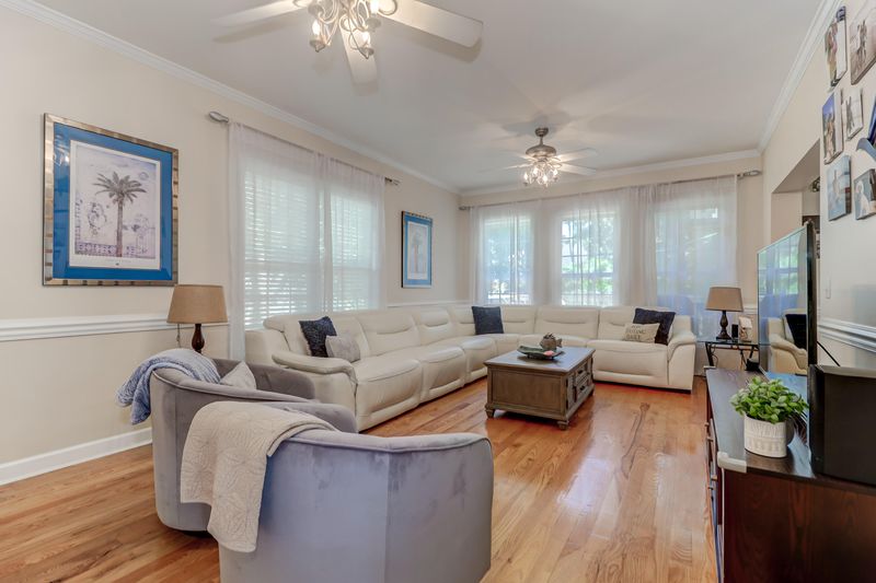 217 W Indian Ave, Folly Beach, SC 29439