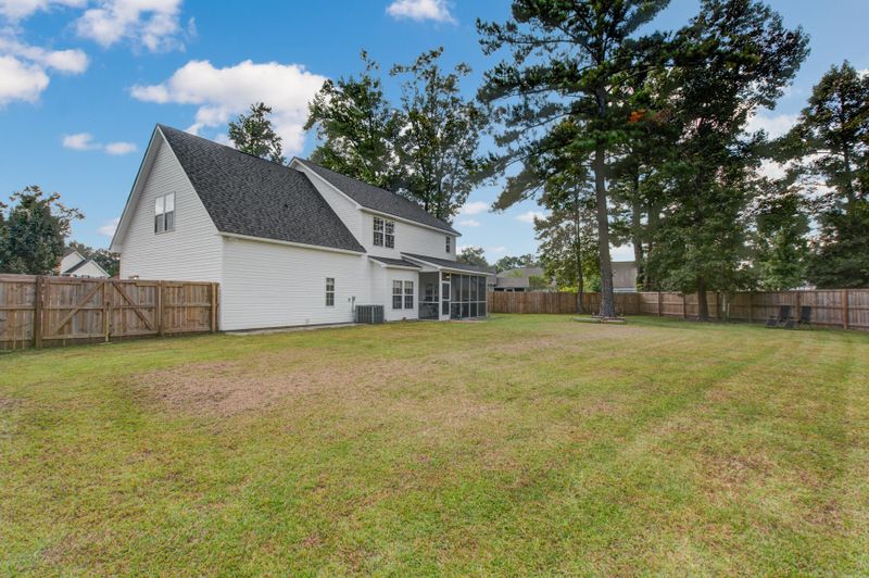206 Old Market Ct, Moncks Corner, SC 29461