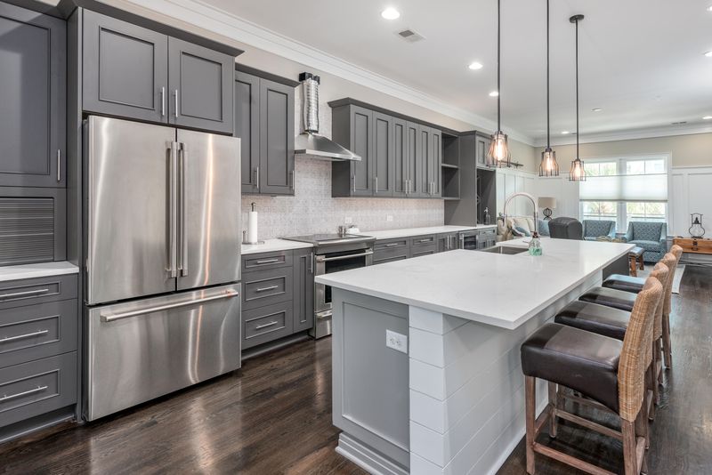 656 Coleman Blvd #102, Mount Pleasant, SC 29464
