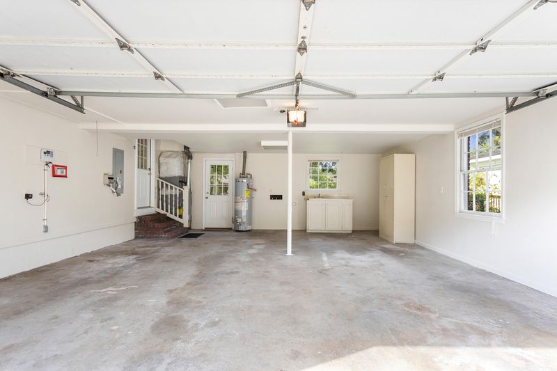1360 Winchester Dr, Charleston, SC 29407