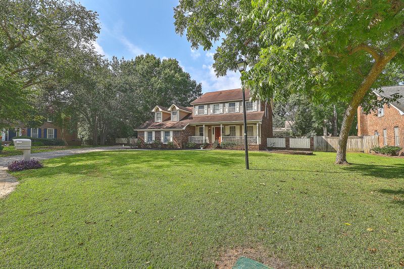 14 Hobonny Ln, Charleston, SC 29407