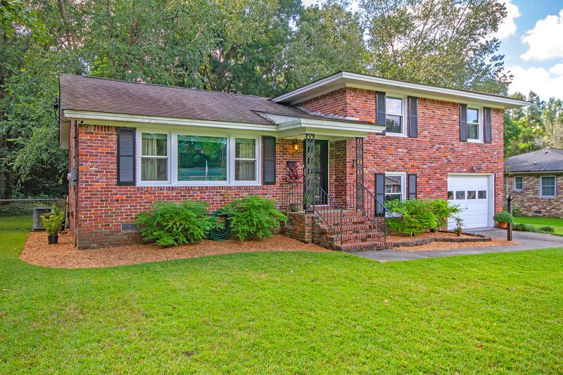 6025 Rembert Dr, Hanahan, SC 29410