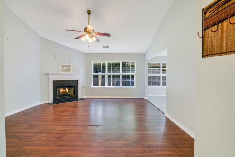 208 Mallory Dr, Charleston, SC 29414