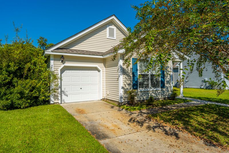 8815 Tigershark Ave, North Charleston, SC 29406
