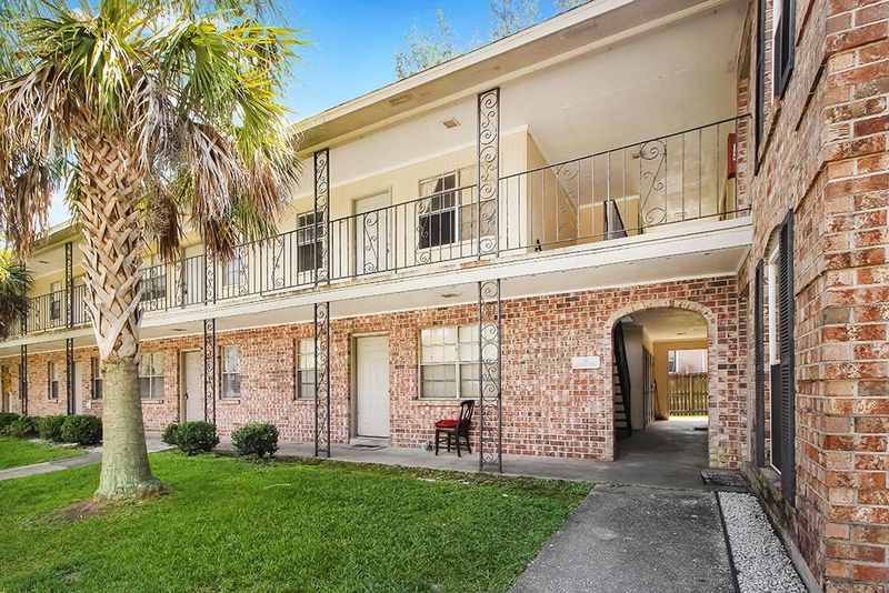 6240 Old Point Rd #C8, Hanahan, SC 29410