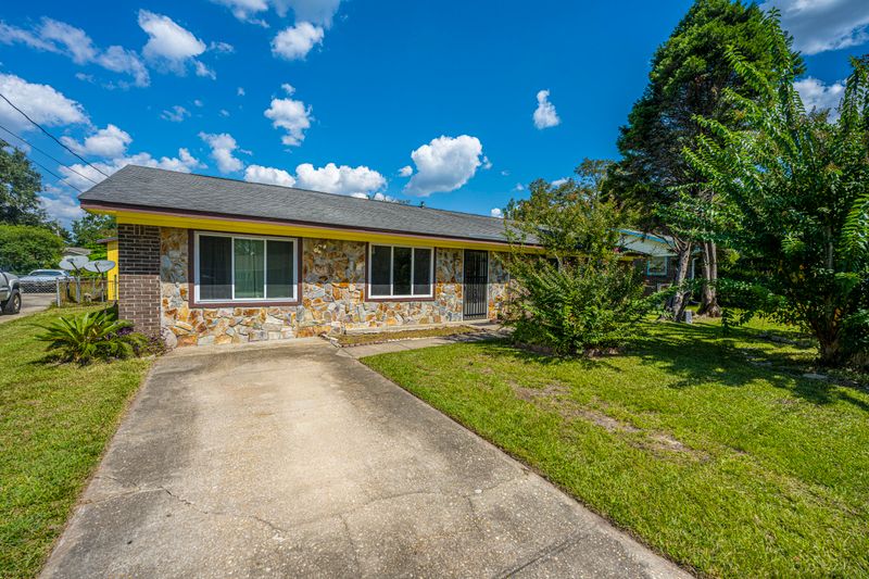 8 Summit Ave, Goose Creek, SC 29445