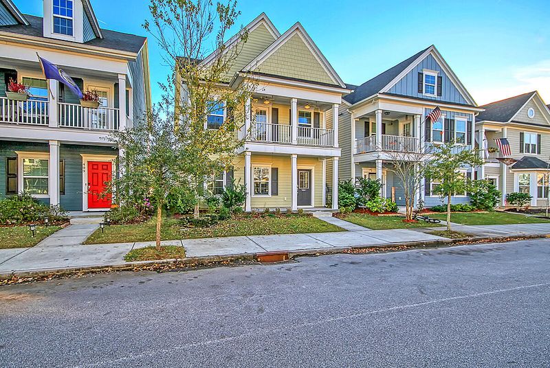 411 Forsythia Ave, Summerville, SC 29483