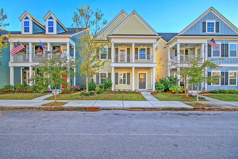 411 Forsythia Ave, Summerville, SC 29483