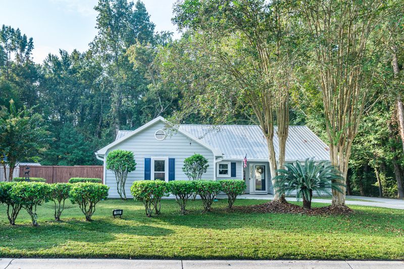 102 Pryors Ln, Summerville, SC 29485