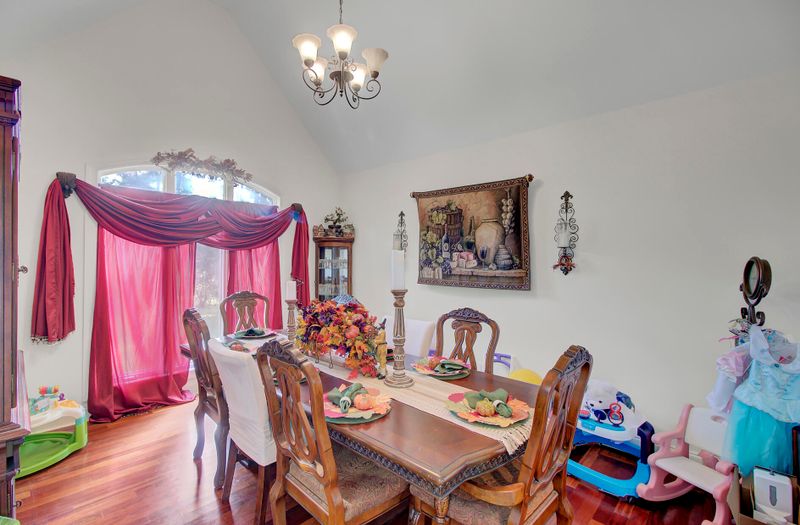 103 Thistle Ct, Ridgeville, SC 29472