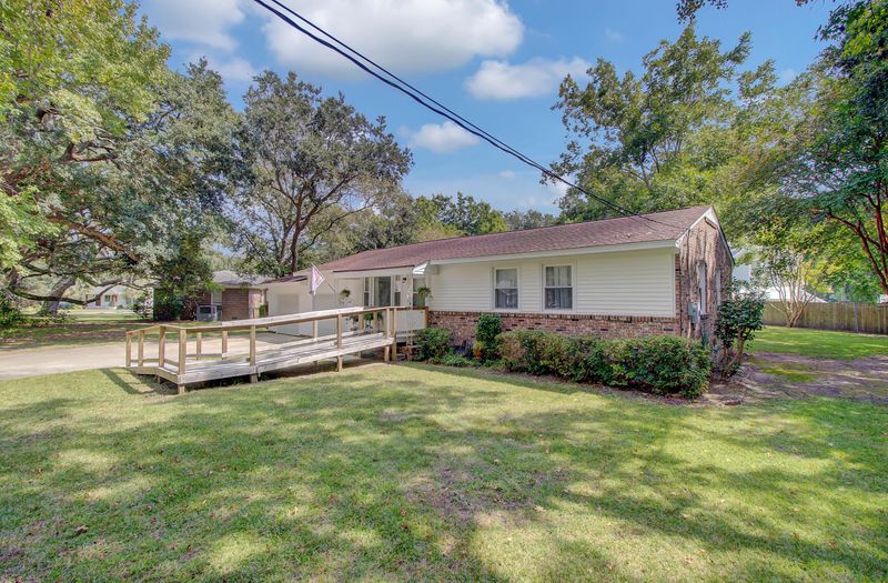 919 Center St, Mount Pleasant, SC 29464