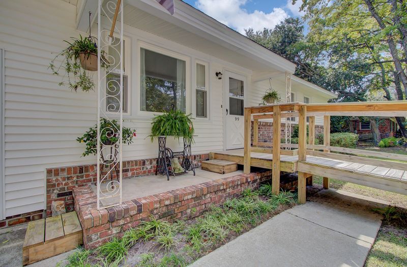 919 Center St, Mount Pleasant, SC 29464