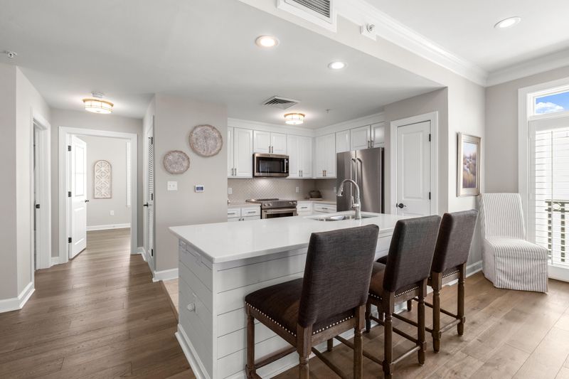 33 Calhoun St #245, Charleston, SC 29401