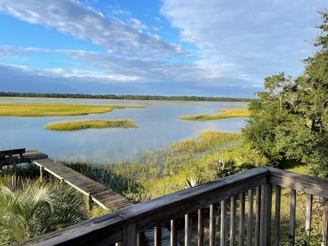 292 Little Oak Island Dr, Folly Beach, SC 29439