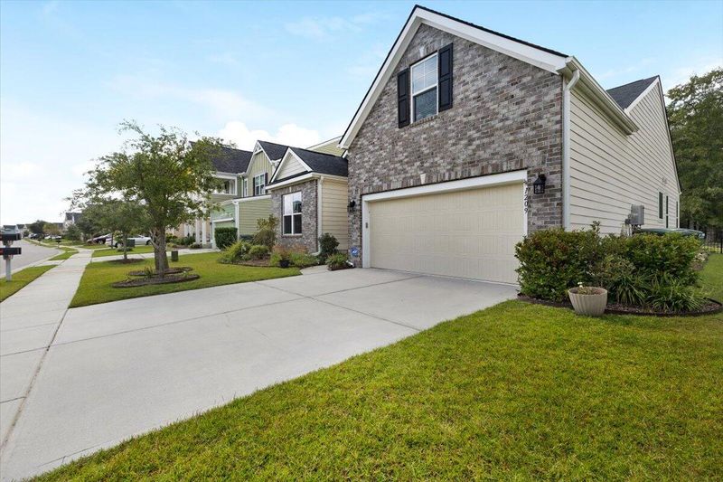 1209 Raven Rd, Hanahan, SC 29410