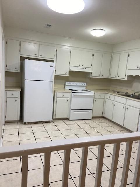 7726 Oldridge Rd, North Charleston, SC 29418