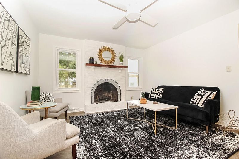 211 Runnymede Ln, Summerville, SC 29485