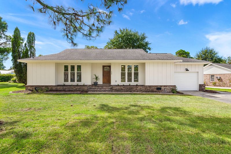 124 Trenholm Dr, Summerville, SC 29486