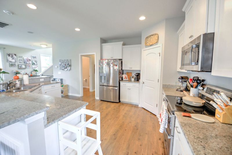 1562 Innkeeper Ln, Johns Island, SC 29455
