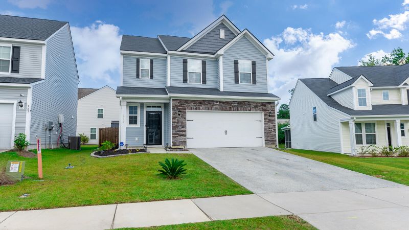 155 Sugeree Dr, Moncks Corner, SC 29461