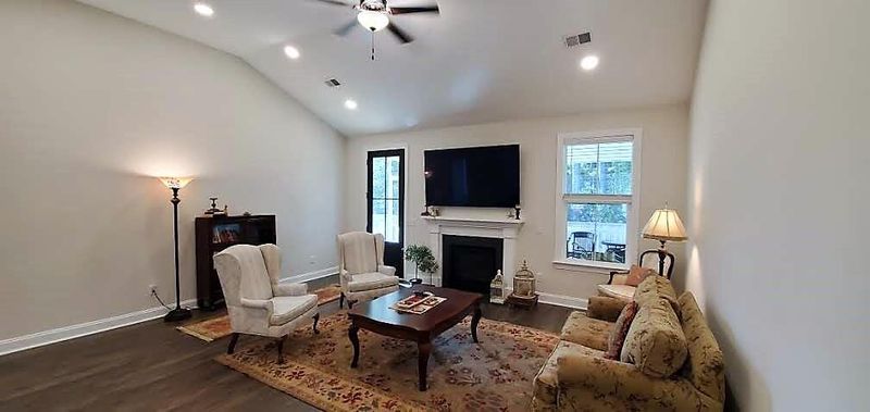 1503 Hopkins Ln, Mount Pleasant, SC 29466