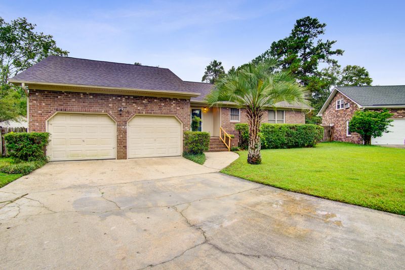 907 Larch Pines Ct, Ladson, SC 29456