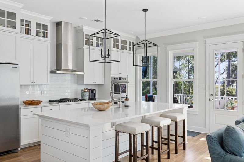 2517 Bullock Guard Dr, Johns Island, SC 29455