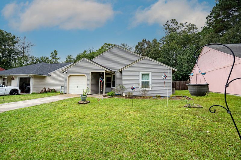 121 Robert Dr, Ladson, SC 29456