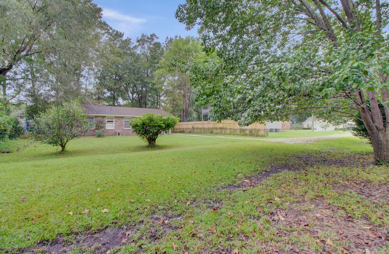 100 Dodd Ln, Goose Creek, SC 29445