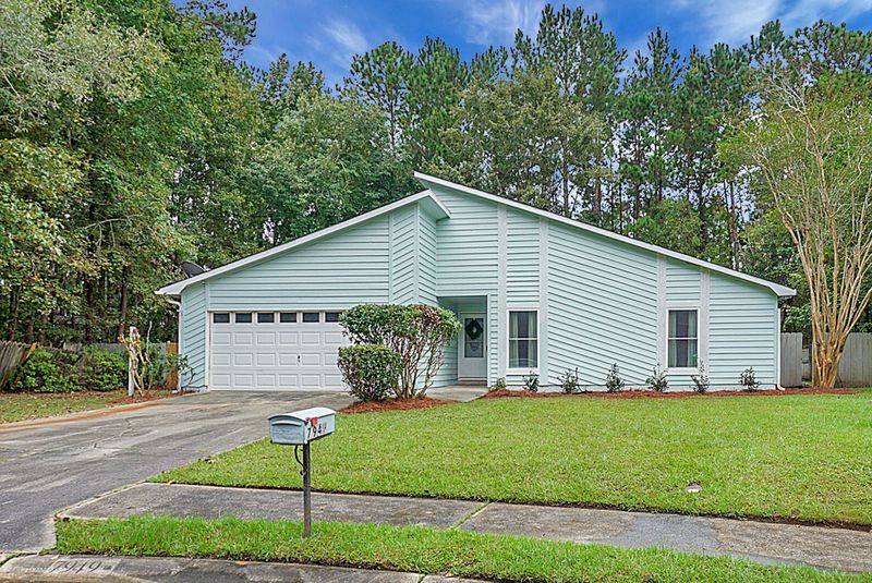7949 Kittery Ave, North Charleston, SC 29420