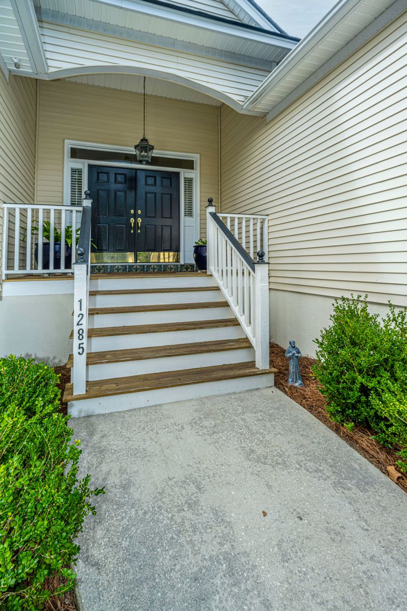 1285 Wisteria Wall Dr, Mount Pleasant, SC 29464