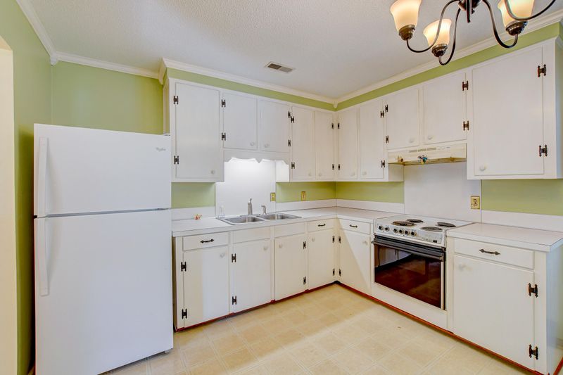 2075 Green Park Ave, Charleston, SC 29414