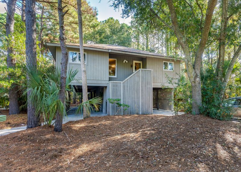 40 Twin Oaks Ln, Isle Of Palms, SC 29451