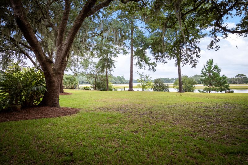 1806 Tacky Point Rd, Wadmalaw Island, SC 29487